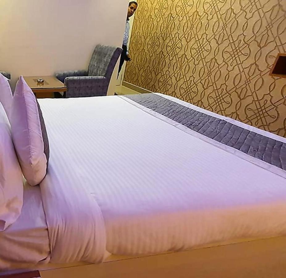 Gokul Raj By Wb Economy , Madhubani Hotel Buitenkant foto