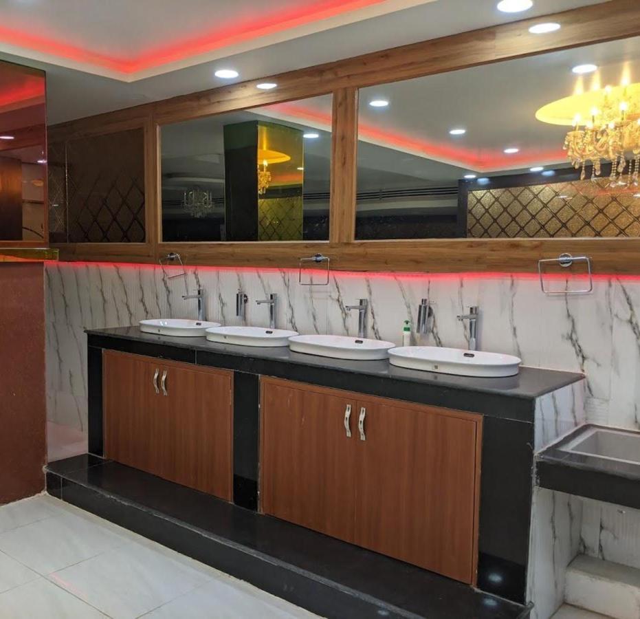 Gokul Raj By Wb Economy , Madhubani Hotel Buitenkant foto
